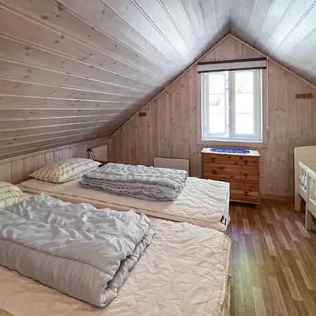 Σπίτι διακοπών Four-bedroom In Lyngdal