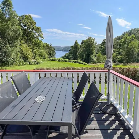 Hébergement de vacances Four-bedroom In Lyngdal