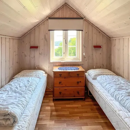 בית נופש Four-bedroom In *